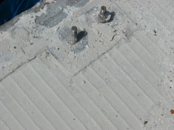 Se eliminaron los anteriores anclajes de las barandillas que perforaban el suelo