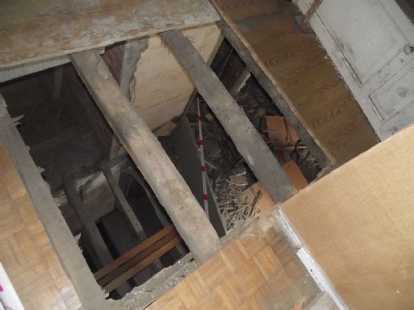 El suelo de 3º piso, una vez demolido el suelo y el falso techo