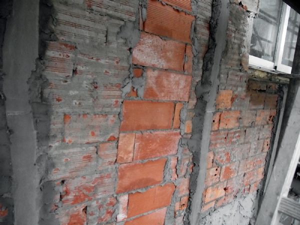 Sacar maestras para el posterior raseo y colocacin de la piedra.