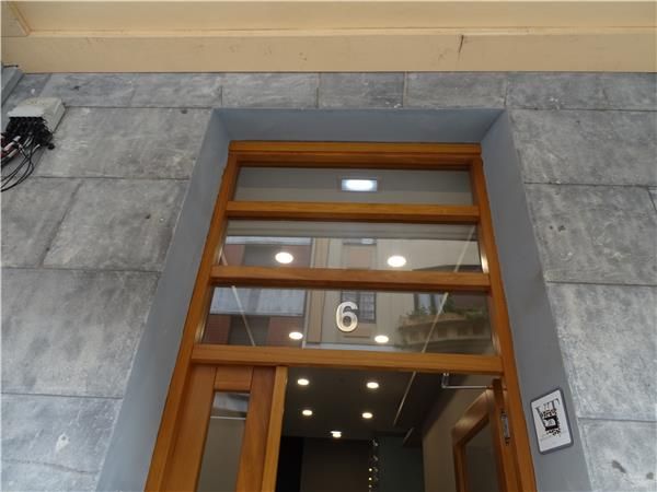 8 detalle de  nueva puerta de portal