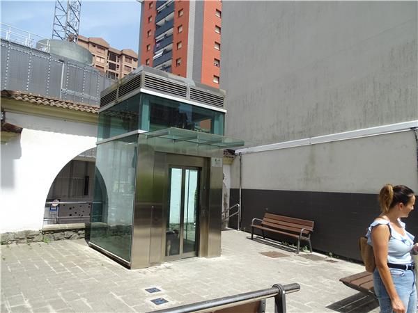 2 ascensor en la calle Juan Antonio Moguel