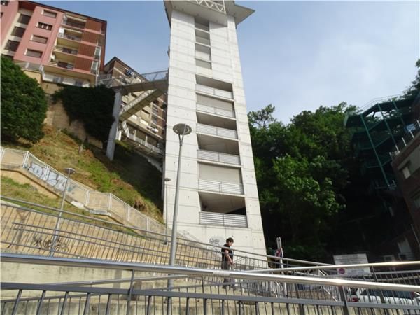 2 ascensores entre las calles Legarre y Wenceslao
