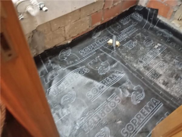 13 Impermeabilizar el suelo del bao