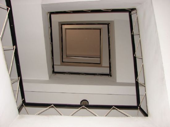 Antes de obra, hueco de escaleras, donde se coloc el ascensor