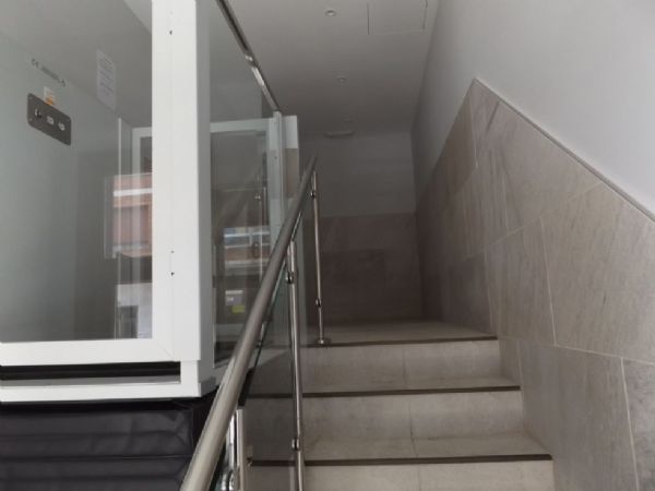 Renteria, 6 2016-05-12.6 fin de obra. La nueva escalera con 80cm de paso.